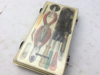 Radio Shack Tool Kit #384