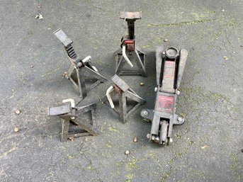 Craftsman 2 1/4 Ton Hydraulic Floor Jack & Four Craftsman 2 1/4 Ton Jack Stands