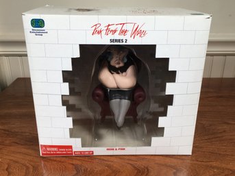 PF6 - Pink Floyd The Wall Diorama - Series 2 - Mon & Pink / We Only Have One Of These - VERY Cool !