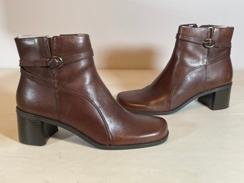 'Croft & Barrow' Women's Size 7 Brown Leather Ankle Boots With Side Zipper And Decorative Straps