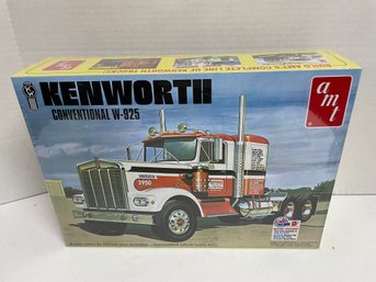 AMT, Kenworth II Conventional W-925. 1/25 Scale Model Kit (#15)