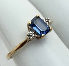 10K GOLD RECTANGULAR BLUE SAPPHIRE WITH SINGLE DIAMOND ACCENT RING