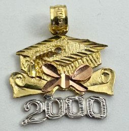 10K GOLD YEAR 2000 GRADUATION CAP PENDANT