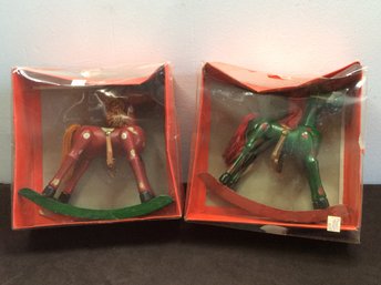 Red And Green Rocking Horses Christmas Lot #1