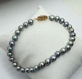 SIGNED JCM 14K CLASP GREY PEARL BRACELET