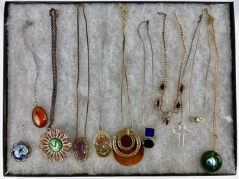 Lot Of Vintage Costume Jewelry: Necklaces (11)