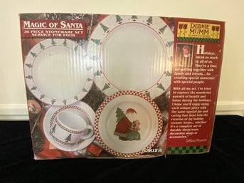 Magic Of Santa 20 Piece Stoneware Set Service For Four
