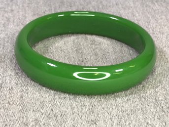 Unusual Shade Of Green - New ? Vintage ? Antique ? Green Jade Bangle Bracelet - Very Nice Looking Piece