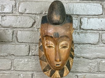 Baule Wood Mask With Collar