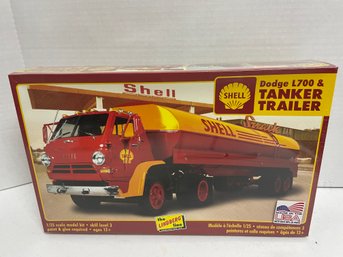 The Lindberg Line, Shell Dodge L700and Tanker Trailers. 1/25 Scale Model Kit (#20)