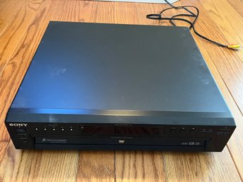 Sony CD/DVD Player Model DVP-NC615 With Remote And Manual