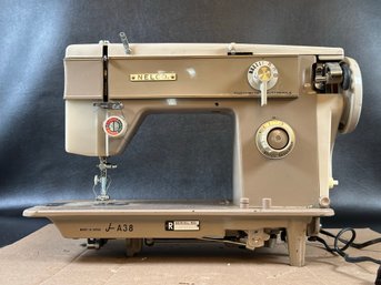 Vintage Sewing Machine: Nelco J-A38
