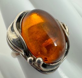 VINTAGE STERLING SILVER AMBER RING