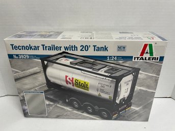 Italeri, Tecnokar Trailer With 20' Tank. 1/24 Scale Model Kit (#24)