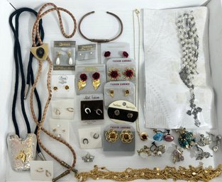 Lot 10 Of Nice Costume Jewelry