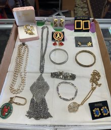 Pretty Collection Lot Of Jewelry Ear Rings, Bracelets, Key Chain, Pin, Attractive Necklaces. JJ/A3