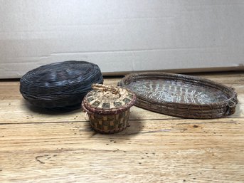 Vintage Wicker Baskets/tray