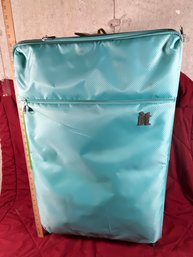 It Luggage Suitcase 31' Feather Lite Great Condition