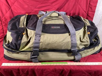 High Sierra Rolling Duffel Bag Backpack Great Condition