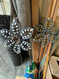 Yard Decor - Tall Lawn Stake Flowers