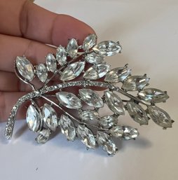 LARGE VINTAGE SILVER TONE RHINESTONE LEAF BROOCH 4'