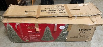7 1/2 FT Artificial Christmas Pre Lit ~ Tree In Box ~