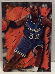 1996-97 Fleer Shaquille O'Neal Hardwood Leader Card - L