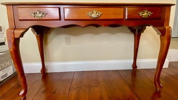 Queen Anne Style Sofa Table With One Drawer