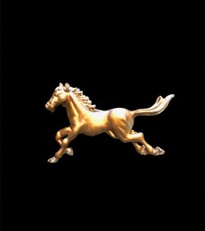 Beautiful Galloping Horse Brooch/pin