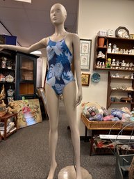 Mannequin Upright Lady - Full Body