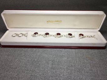 Wonderful 925 / Sterling Silver Toggle Bracelet With Faceted Garnets - Very Pretty Bracelet - Nice Gift !