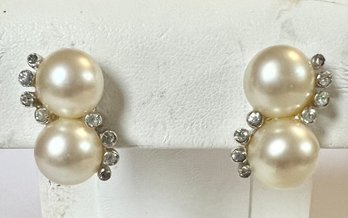 VINTAGE SIGNED JOMAZ RHINESTONE FAUX PEARL CLIP-ON EARRINGS