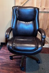 Extremely Comfortable Lazy Boy Leather Office Chair                Den