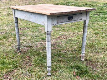 A Gorgeous Primitive Early 20th Century American Maple Farm Table