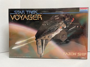 Monogram ,star Trek Voyager Kazon Ship Model Kit (#46)