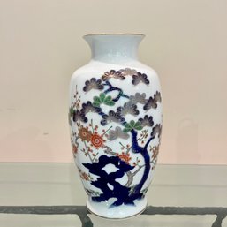 A Vintage Japanese Vase - Fukagawa Porcelain