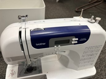 Brother CS 6000i Computer Sewing Machine  With Case