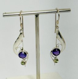 VINTAGE STERLING SILVER AMETHYST AND PERIDOT DANGLE EARRINGS