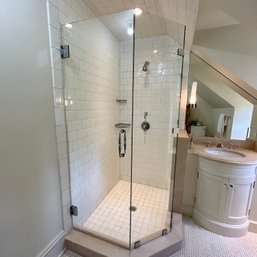 A Glass Shower Enclosure And Door With Polished Chrome Hinges And Handle - Bath 3A