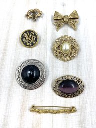 Collection Of 7 Sophisticated Brooches