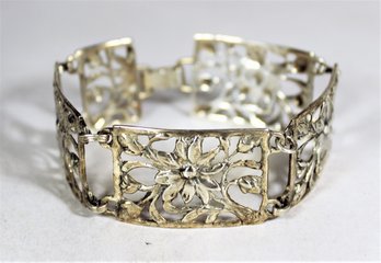 Fine Sterling Silver Link Bracelet Having Floral Design