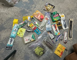 Fishing Lot Items New & Some Un Opened Thumper, Tackle, FLW Deep Diving Crank Bait, Fin Strike, Silver Minnow