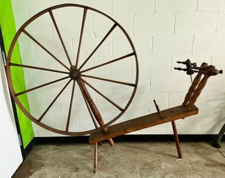 Wonderful Antique Spinning Wheel