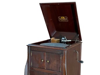 Early 20th Century Victor Victrola Phonograph , Made In Camden, New Jersey