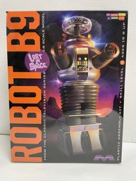 Moebius, Lost In Space Robot B9. 1/6 Scale Model Kit (#69)