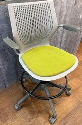 Knoll Multigeneration Lime Green Seat Office Chair