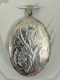 STERLING SILVER ETCHED SCROLLWORK OVAL LOCKET