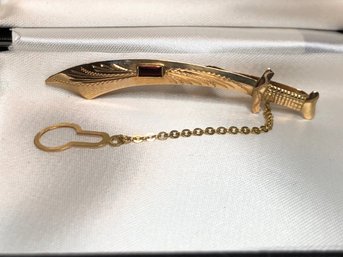 Wonderful Vintage 18K Yellow Gold & Ruby Sabre Tie Clip - Probably Italian - Elegant Look - 2.6 Dwt Or 4 Grams