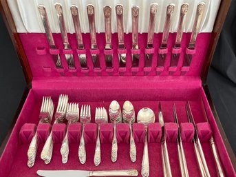 Melody Silverplate International Silver Stainless Flatware Set In Wooden Case- 18/4pc Place Settings Plus