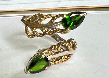 VINTAGE SIGNED TJC STERLING SILVER GREEN STONE GOLD TONE LEAF RING